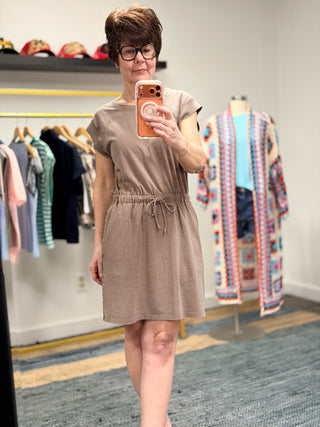 Kalani Dress - Perfectly Taupe-Dresses & RompersKalani Dress - Perfectly Taupe | VerClare Boutique | Jenison MI -Z Supply Kalani Dress is a beautiful soft cotton jersey knit everyday dress featuring a flattering relaxed silhouette, a classic crew neckline, and an easy pull-on design. Free US shipping on eligible orders. -VerClare Boutique