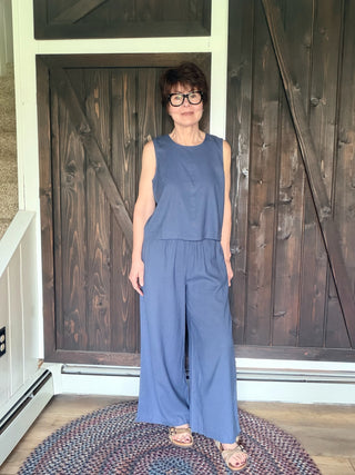Sloane Linen Top - Vintage Indigo-Tops Basic SolidZ Supply Sloane Linen Top - Vintage Indigo | VerClare Boutique-Shop the Z Supply Sloane Linen Top in Vintage Indigo. Sleeveless, crew neck, 55% linen blend, fully lined. Relaxed fit, sizes XS–L. Ships in 1-2 days.-VerClare Boutique