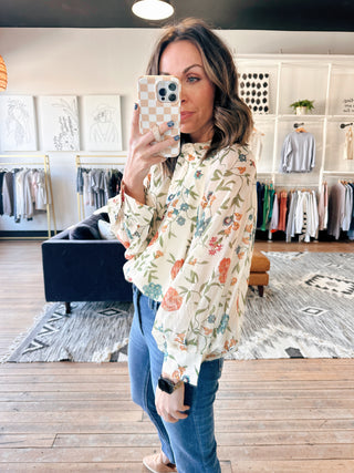 Melissa Floral Long Sleeve Blouse - 2 Colors-Tops CasualMelissa Floral Long Sleeve Blouse – 2 Colors | VerClare Boutique | Chenoa, IL-Shop the Melissa Floral Long Sleeve Blouse in ecru and blue at VerClare Boutique. A soft, feminine floral blouse with an easy fit—perfect for everyday wear and layering.-VerClare Boutique