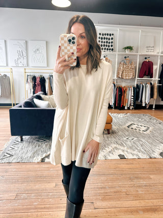 Claire Pocket Sweater -2 Colors-SweatersClaire Pocket Sweater – Hunter & Oatmeal | VerClare Boutique | Chenoa, IL-The Claire Pocket Sweater features a relaxed fit, soft knit fabric, and front pockets for effortless everyday style. Available in hunter green and oatmeal at VerClare Boutique.-VerClare Boutique