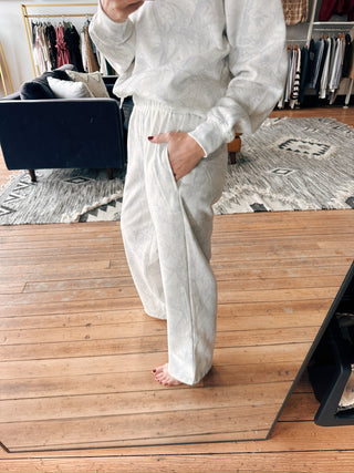 Brenna Fleece Camo Sweatpant-BottomsBrenna Fleece Camo Sweatpants for Women | VerClare Boutique | Chenoa, IL-Shop the Brenna Fleece Camo Sweatpants for women featuring a soft fleece feel, relaxed fit, and subtle camo print—perfect for lounging, casual wear, or cozy everyday outfits at VerClare Boutique.-VerClare Boutique