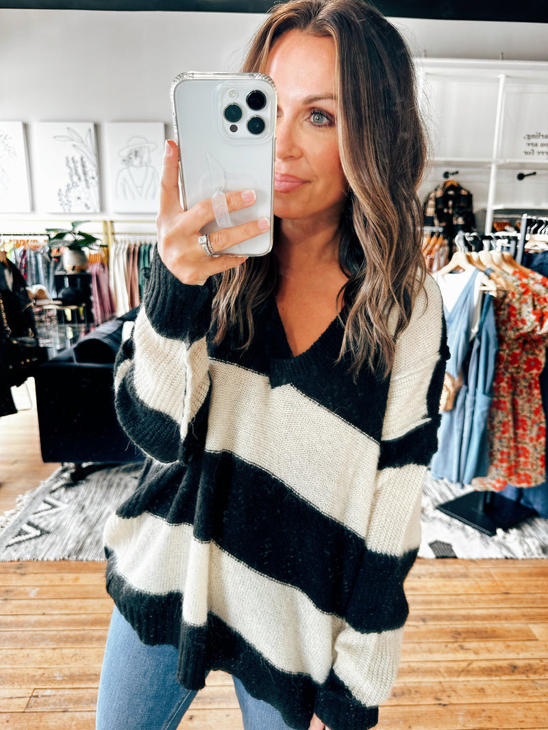 Ollie Oversized Sweater-2 Colors-sweater-VerClare Boutique
