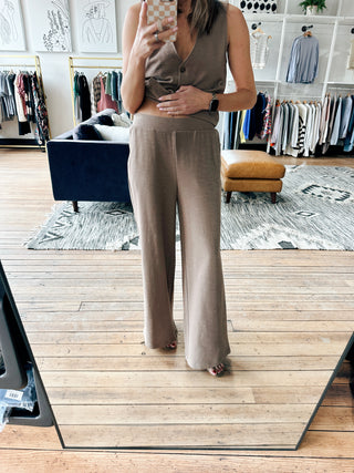 Andre Wide Leg Pant - Milk Shake-BottomsHarper Two Piece Set-Blush | VerClare Boutique | Chenoa, IL-Women's Blush Lounge Set. Available in sizes: S, M, L. 60% Cotton, 40% Polyester. Free US shipping on all eligible orders. Located in Chenoa, Illinois.-VerClare Boutique